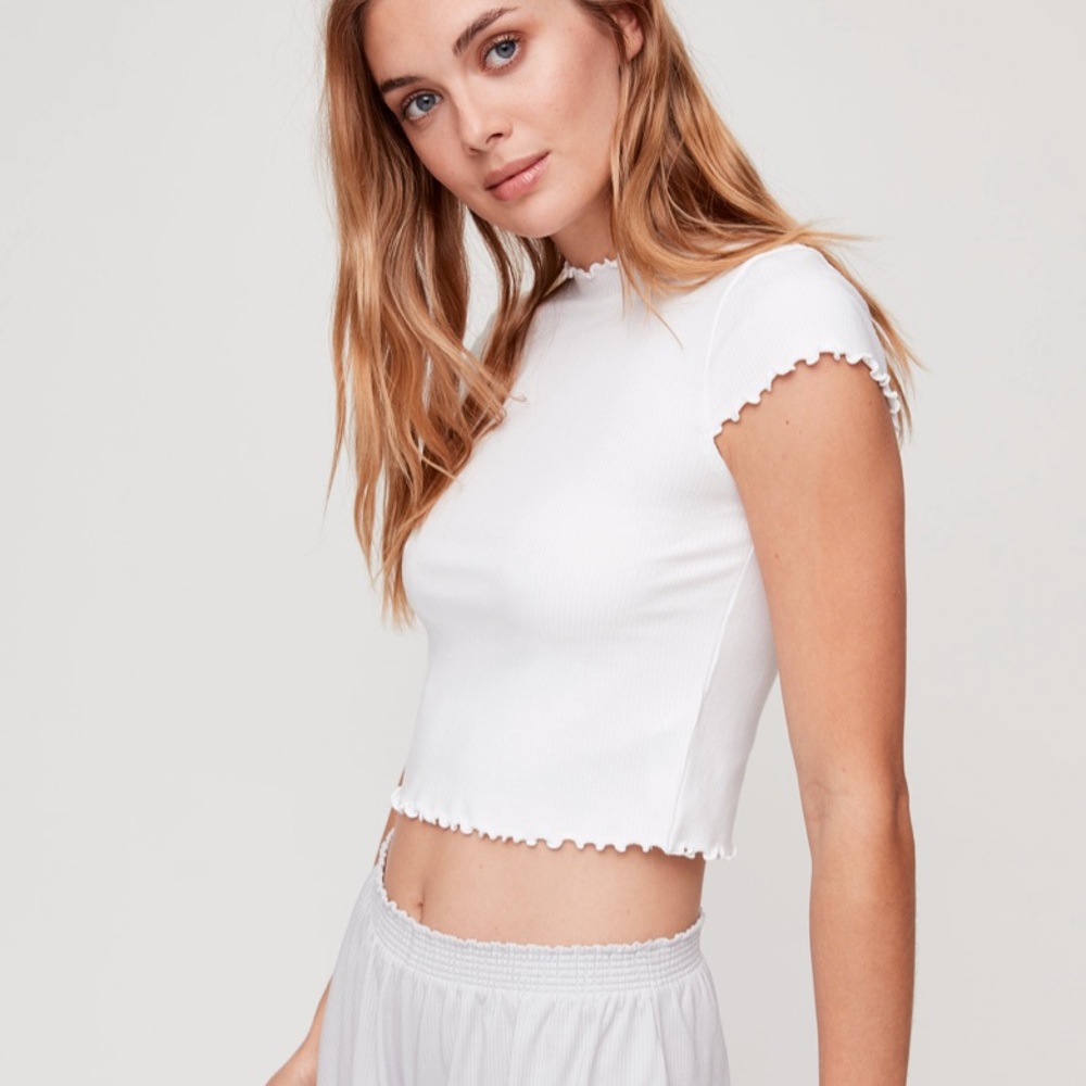 { Aritzia } Sunday Best Scallop T shirt